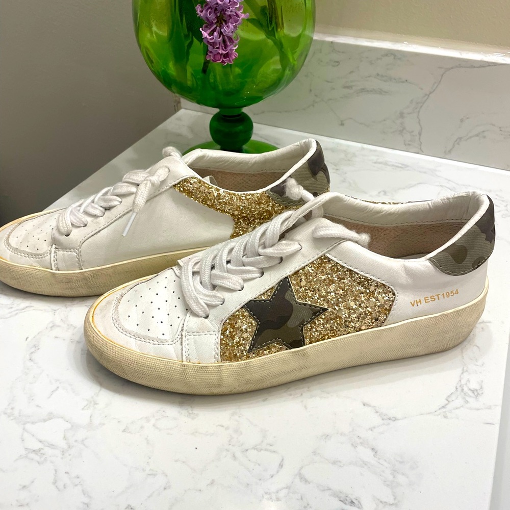 VINTAGE HAVANA Size 7 sneaker